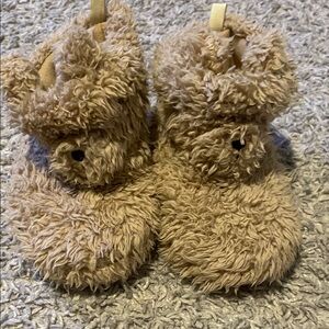 Baby Gap bear slippers size 7-8